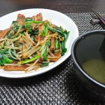 今夜の晩酌はレバニラ炒め