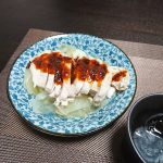 今夜は蒸し鶏を肴に一杯