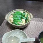 今夜の晩酌 熱々の餃子鍋を突っつきながら一杯