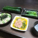 今夜の晩酌 ねばねば系を肴に焼酎で一杯