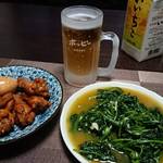 今夜の晩酌 手羽元の甘辛煮に青菜炒めで一杯